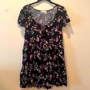 Floral print mini dress! Size small from Urban Outfitters!